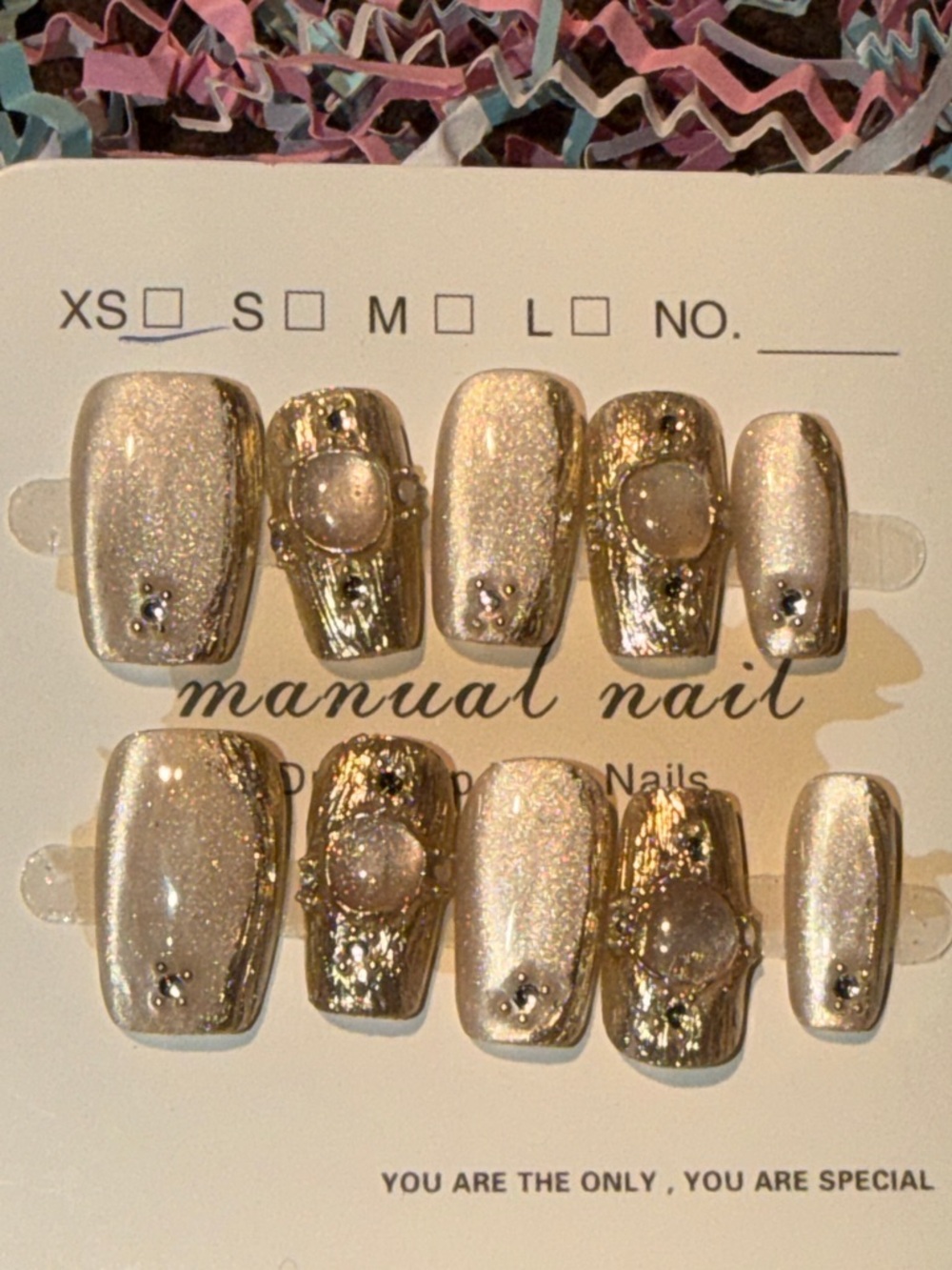 Manual Nail Press-On Set in Shimmery Champagne Gold - Elegant Accent Nails